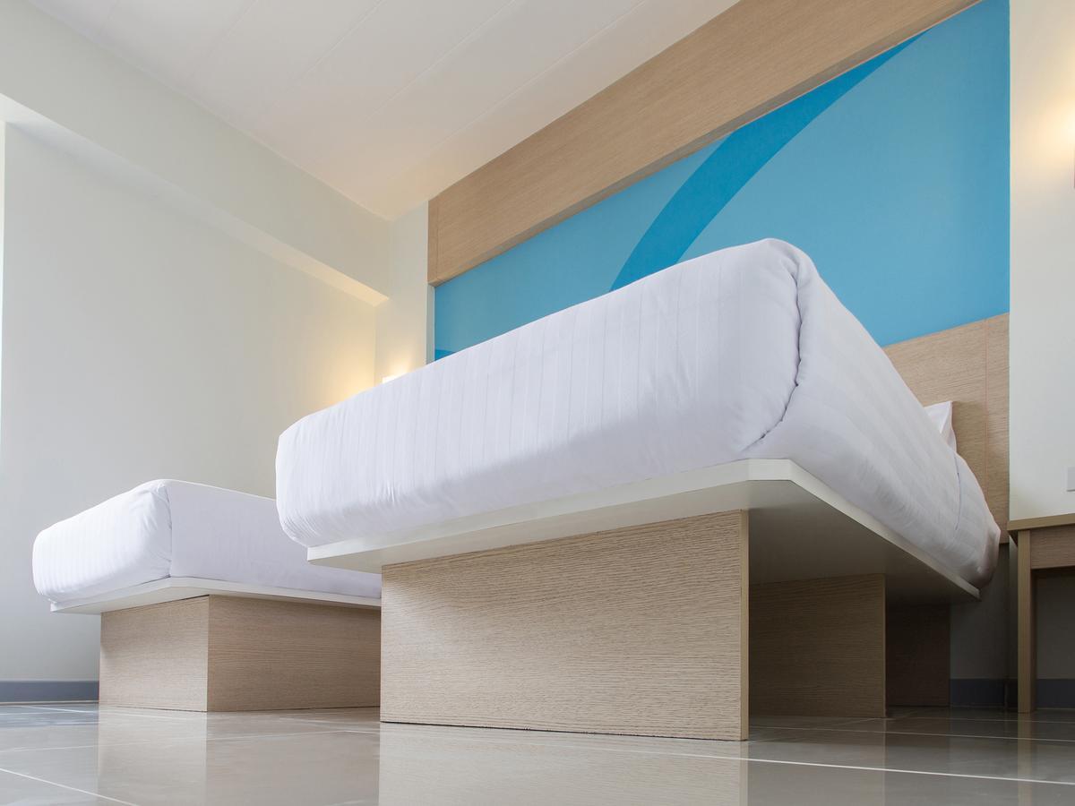 Hop Inn Nakhon Sawan Ngoại thất bức ảnh